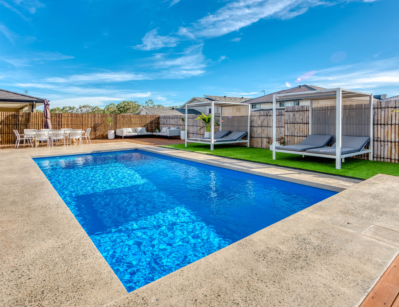 Entertainer Pool Installation - 8.0m in Bora Bora